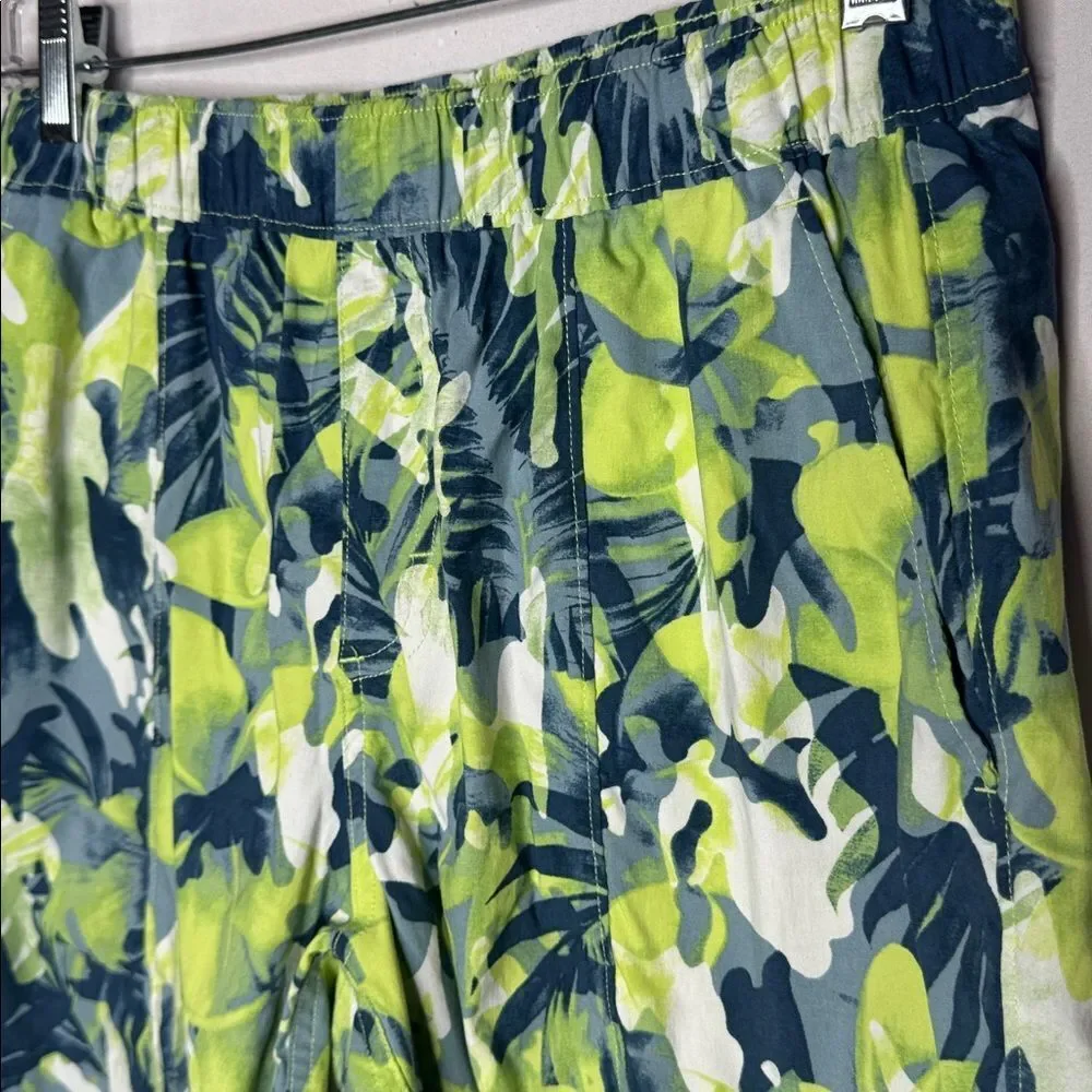 The‎ North Face Flashdry Men's Class V Pull-On Tropical Camo Shorts. Size Small.